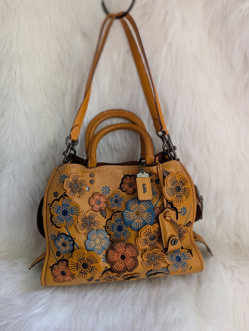 Coach Tea Rose Rogue C1780-10523 Goldenrod